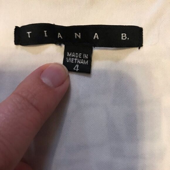 Tiana B - Cute Sleeveless Dress (4) - Picture 2 of 3